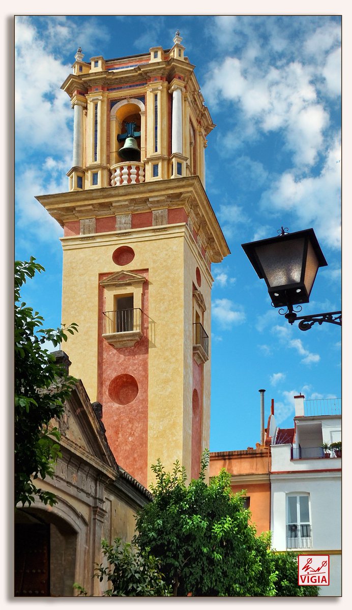 Torre de la Iglesia de San Bartolomé en el antiguo barrio de la judería. Esta iglesia fue construida entre 1780 y 1796, sobre una antigua sinagoga.