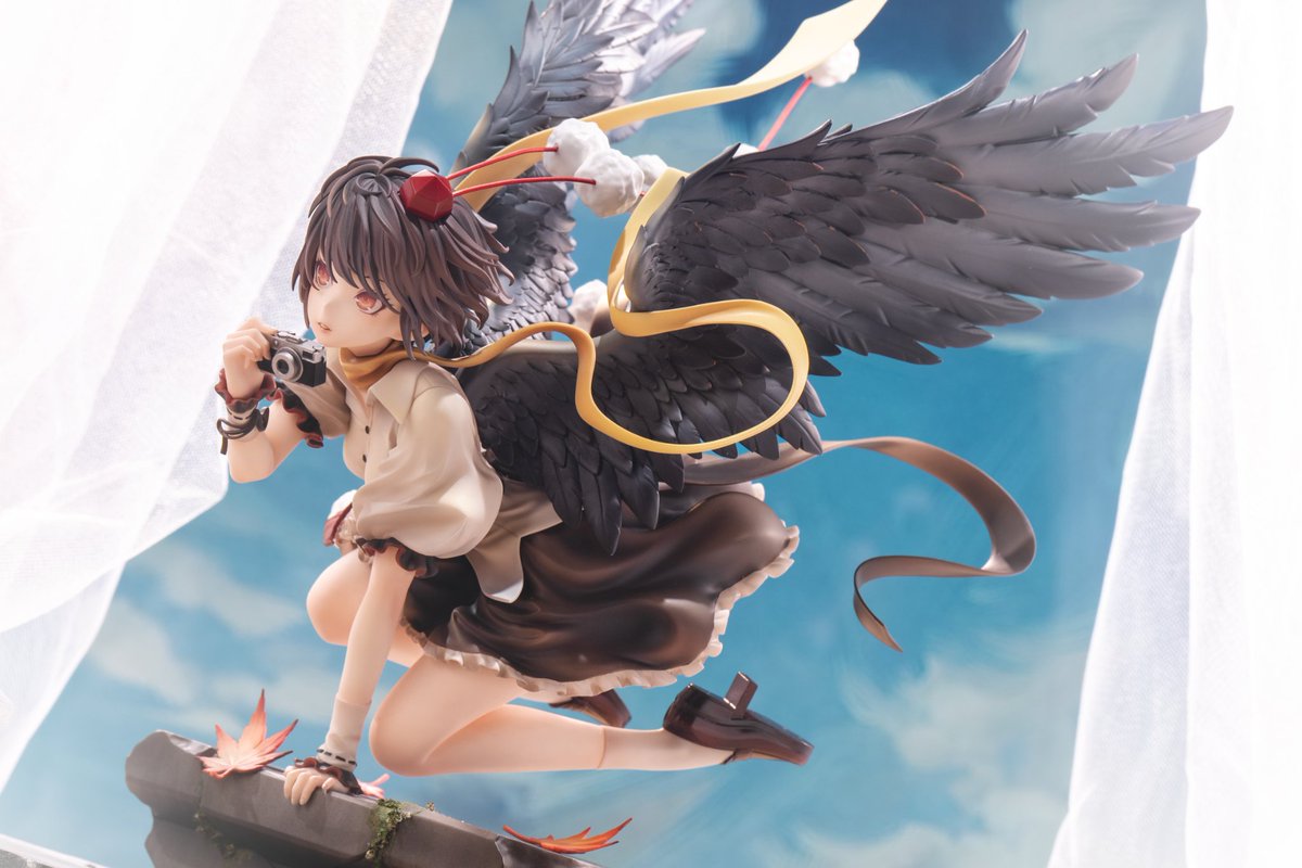 お待たせいたしました、射命丸文『空降る少女』のオンライン予約受付を開始いたします。
予約期間：2026年2月10日～3月20日
予約URL：wolong.booth.pm/items/7963331
サイズ：1/7  全高約25cm
材質：レジン
価格：30,000円
付属品：水転写デカール、金属線
#WF2026W  #東方Project  #东方project  #射命丸文