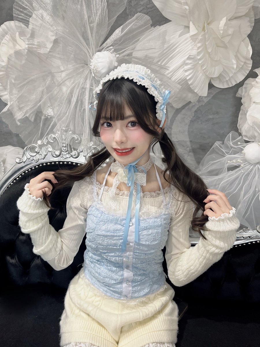 2026.2.24発売の MARQUEE（マーキー） Vol.161で、 水色のお洋服を着