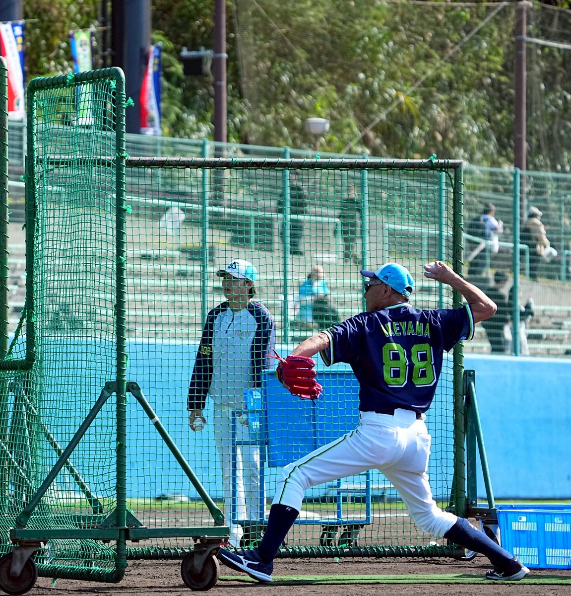 今日は精力的に動いていました 打撃投手でキャンプ初登板⚾️ 点数は30