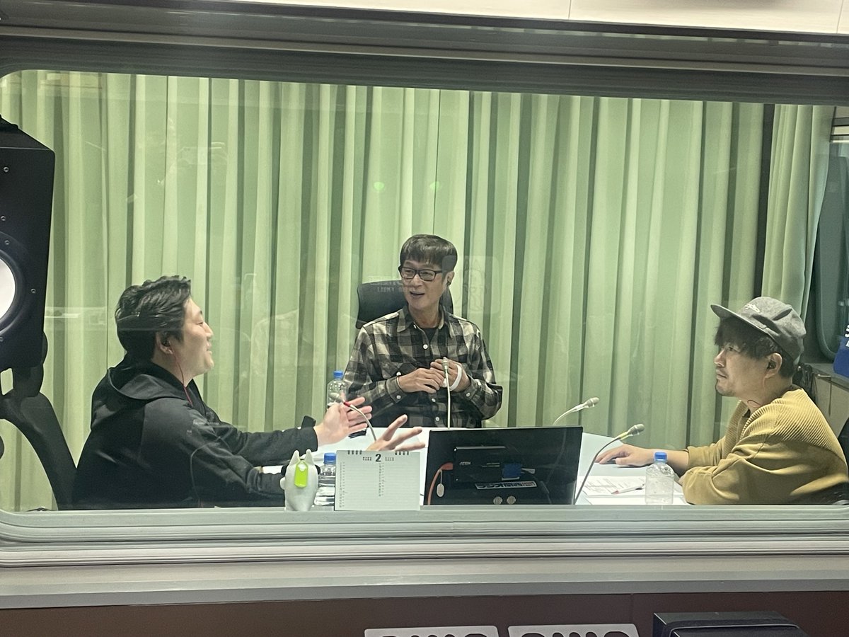yumetsuka's tweet photo. 📻今夜19時はラジオ関西「夢つか」放送📻

みなさんハッピーバレンタイン💛

チョコレート以外に何を貰ったら嬉しいですか🤔
カ���クリームコロッケ、Switch2が嬉しいというメンバーも！

選挙や花粉症の話もしますよ🌲

お聴き逃しなく！！！

#夢つか #ラジ関 #バレンタインデー https://t.co/BTqNR858Hd