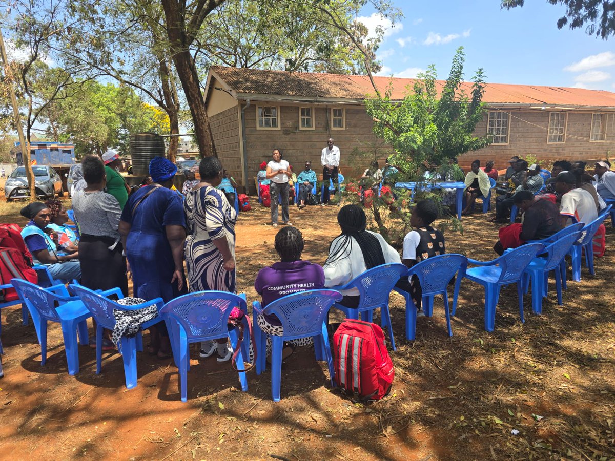 KenyaKALCo's tweet photo. #CountyKALNetworks Goal Setter Foundation of Kiambu County KAL Network engaging with Community health promoters on maternal health indicators, immunisation update &amp; TB screening at the household level and tracing lost to follow up clients to promote TB referrals. @GlobalFund https://t.co/AeY9Fit4La