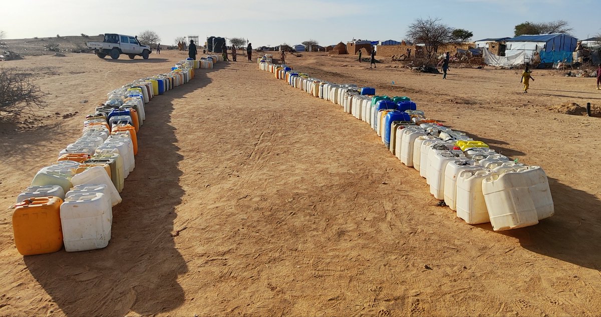 NRC_Egeland's tweet photo. Eastern Chad: every day there are new arrivals from Sudan, civilians fleeing the brutal conflict. 
More than 50,000 refugees now live in Goudrane Camp alone. 

They fled violence and deprivation caused by the war, but now receive almost no support - not even the bare minimum of water necessary for survival.

The regional fallout from Sudan's war is underreported, and everyday desperate needs are going unmet.