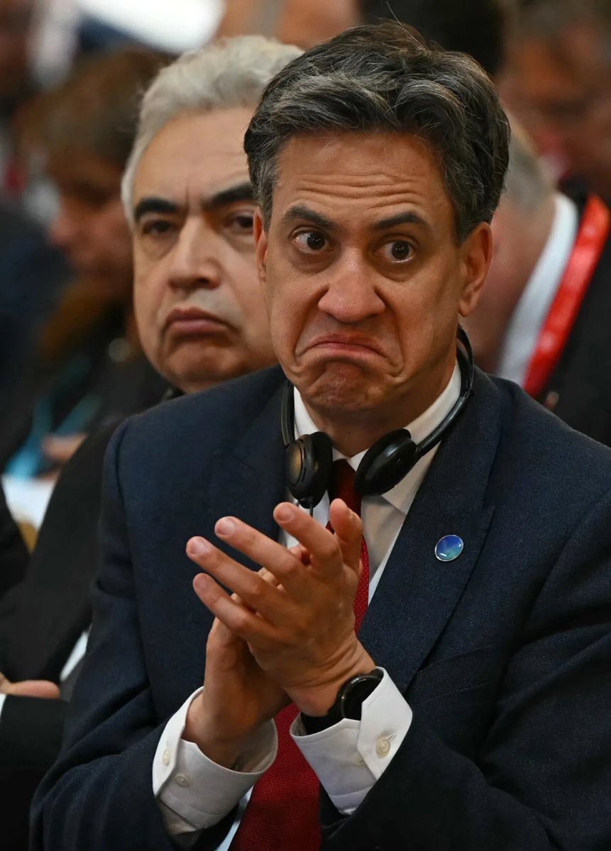 Mofoman360's tweet image. Is Ed Miliband the stupidest man in UK politics 

Yes or No?