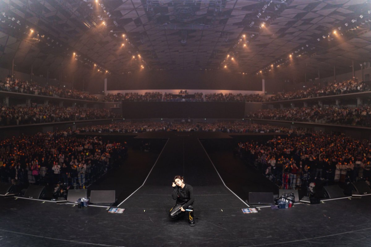 こんなの泣いちゃうよ　一生歓声あげ続けるよ　ほんとに愛じゃん