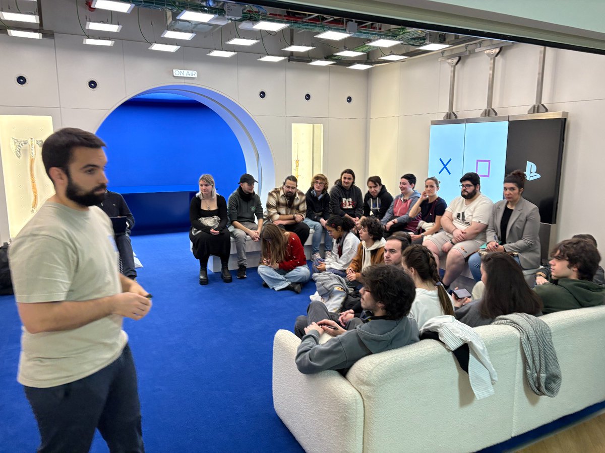 ✔️Los alumnos del Curso de Industria del Videojuego visitan las oficinas de PlayStation #España  

‼️Dentro de la estrategia de la Agenda Digital de ·Cantabria para desarrollar talento y consolidar un ecosistema innovador

Leer noticia: 👉ℹ️ bit.ly/4r9Ubk0