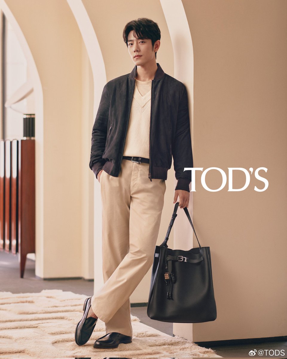 XiaoZhan_OFC's tweet photo. 【260210 Photo】

#XiaoZhan1005NewsPort
#XiaoZhan #肖战

TOD'S Weibo updated:

Global brand ambassador Xiao Zhan interprets TOD'S 2025 Spring/Summer campaign film, showcasing elegant Italian styles. https://t.co/HsNAkGhJ7F