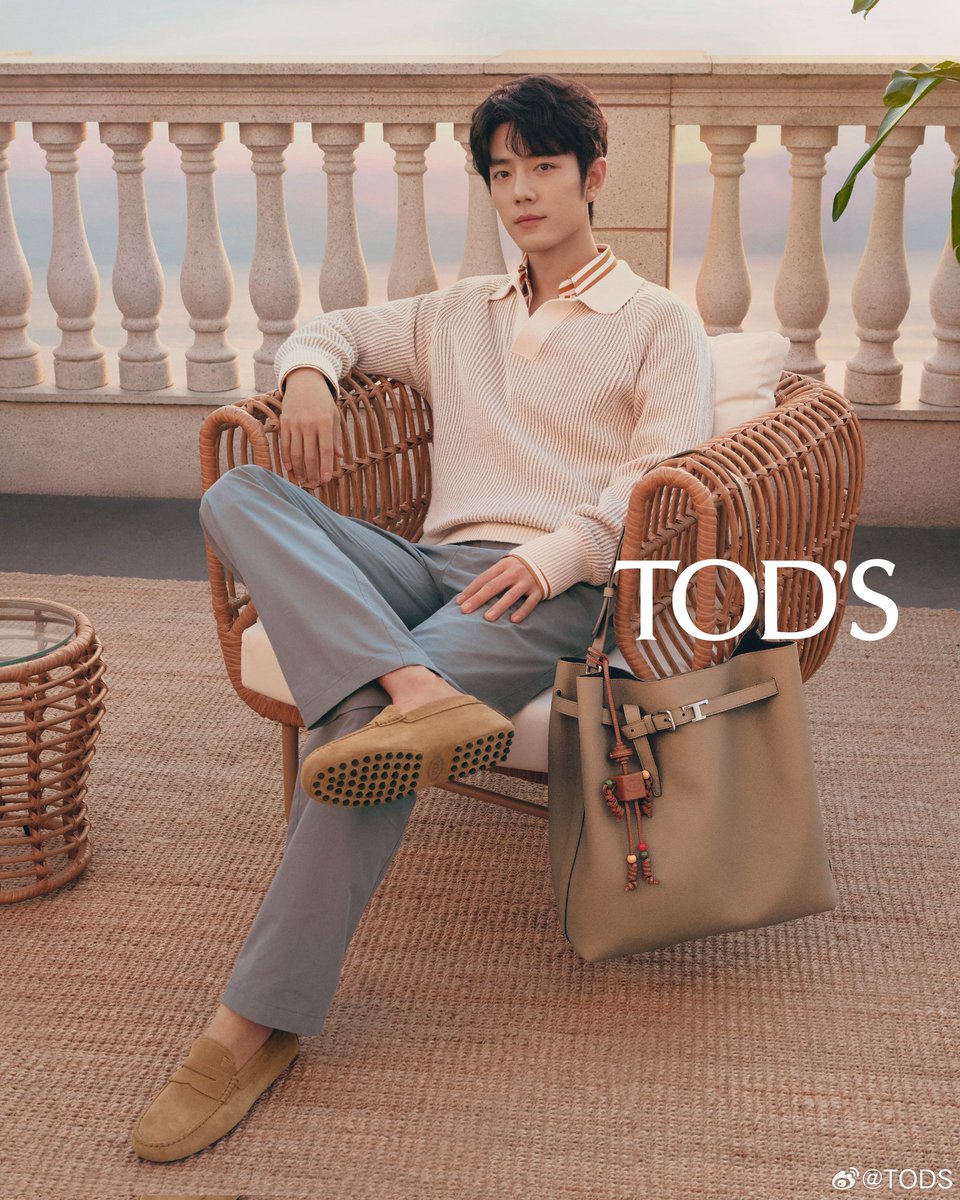 XiaoZhan_OFC's tweet photo. 【260210 Photo】

#XiaoZhan1005NewsPort
#XiaoZhan #肖战

TOD'S Weibo updated:

Global brand ambassador Xiao Zhan interprets TOD'S 2025 Spring/Summer campaign film, showcasing elegant Italian styles. https://t.co/HsNAkGhJ7F