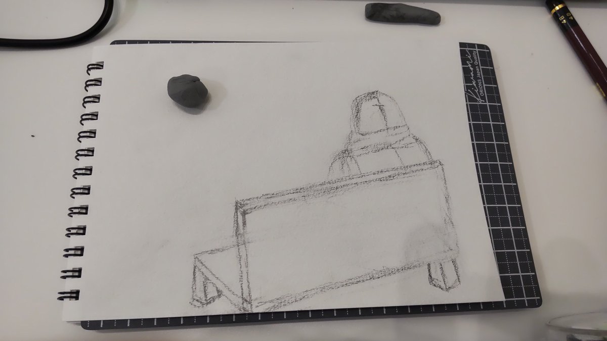 画用紙に鉛筆で描いて ねりけしで消すのいいね…(・ω・ ) かなり