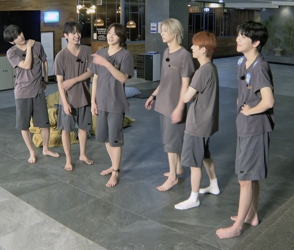Nick_15_3's tweet photo. @Kpopmalefeet1 Imposible elegir solo una😭 https://t.co/VuKLEFkFbP