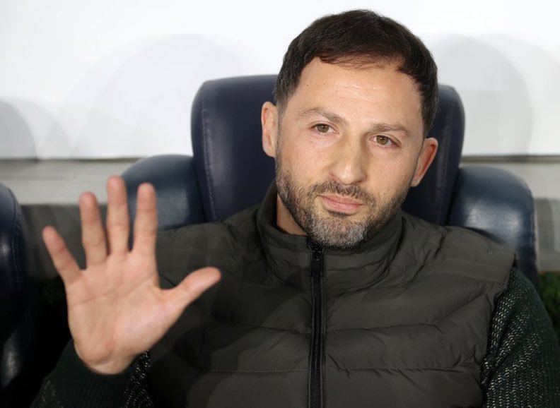 Trendyol Süper Lig’de Fenerbahçe, bu sezon rakip kaleye en fazla şut çeken ve rakiplerine de en az şut çektiren takım konumunda.

🎯 376 - Rakip kaleye çekilen şut
🥅 208 - Kendi kalesine çektirilen şut