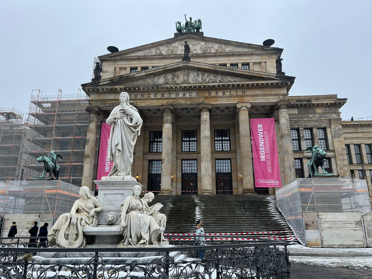 Almanya Berlin’de stajda olan ogrencilerimiz Berlin’in   turistik yerlerini gezdiler. ERASMUS MESLEKİ HARAKETLİLİK İskenderun Mesleki ve Teknik Anadolu Lisesi share.google/gODAK83TrBzAMB… <a href="/ulusalajans/">Türkiye Ulusal Ajansı 🇹🇷 Turkish NA</a> <a href="/tcmeb_mtegm/">Meslekî ve Teknik Eğitim Genel Müdürlüğü</a> <a href="/hataymem/">Hatay İl Millî Eğitim Müdürlüğü</a> <a href="/iskenderungovtr/">T.C. İskenderun Kaymakamlığı</a> <a href="/Iskenderun_MEM/">İskenderun İlçe Milli Eğitim Müdürlüğü</a> <a href="/tcmeb/">Millî Eğitim Bakanlığı</a> <a href="/ilkerastarci/">İlker Astarcı</a>