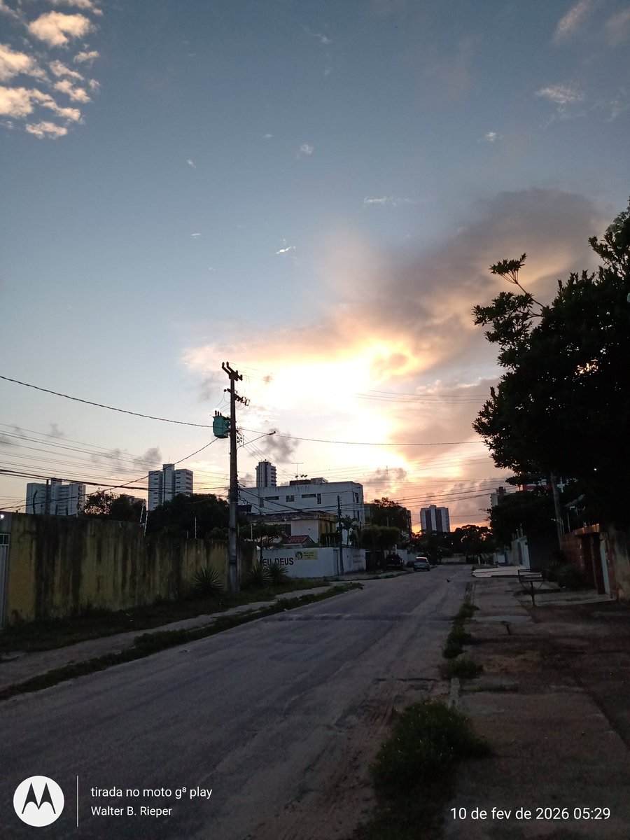 Bom e abençoado dia a todos