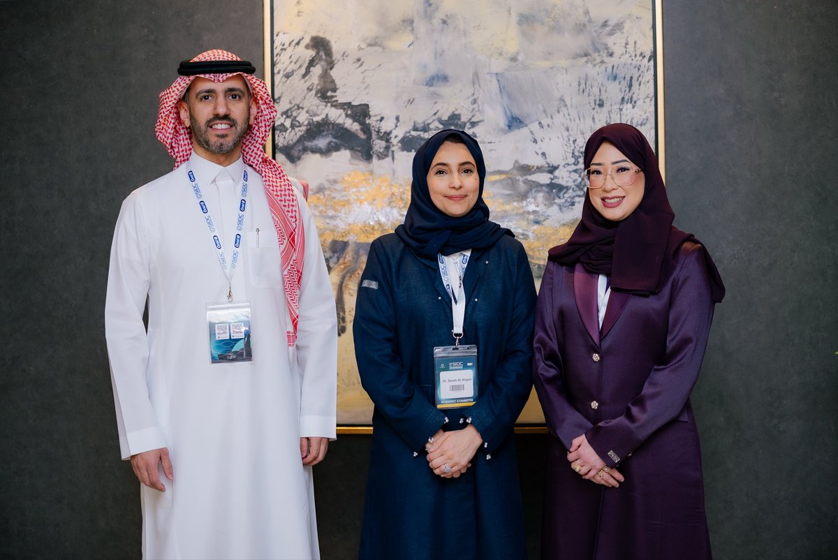 سارة العنقري tweet media