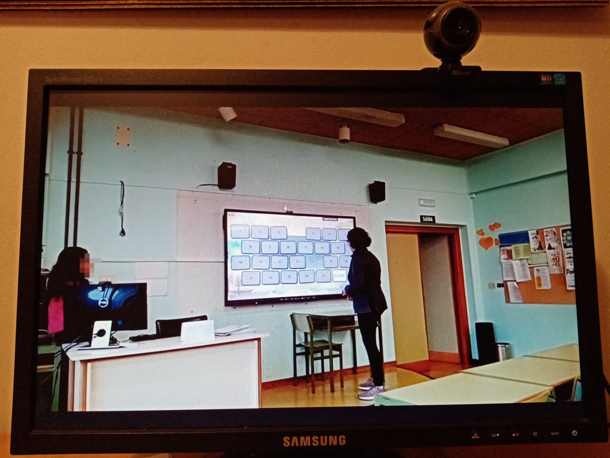 carmenedge's tweet photo. Ayer nuestra lectora (gracias 🥰)y mi alumno de prácticas jugaron en clase un memory sobre acrónimos creado por el alumnado turco @eTwinning_es @CAFIgalicia #Sharedwords
Ya tenemos video!! https://t.co/WsbhrBWQRB