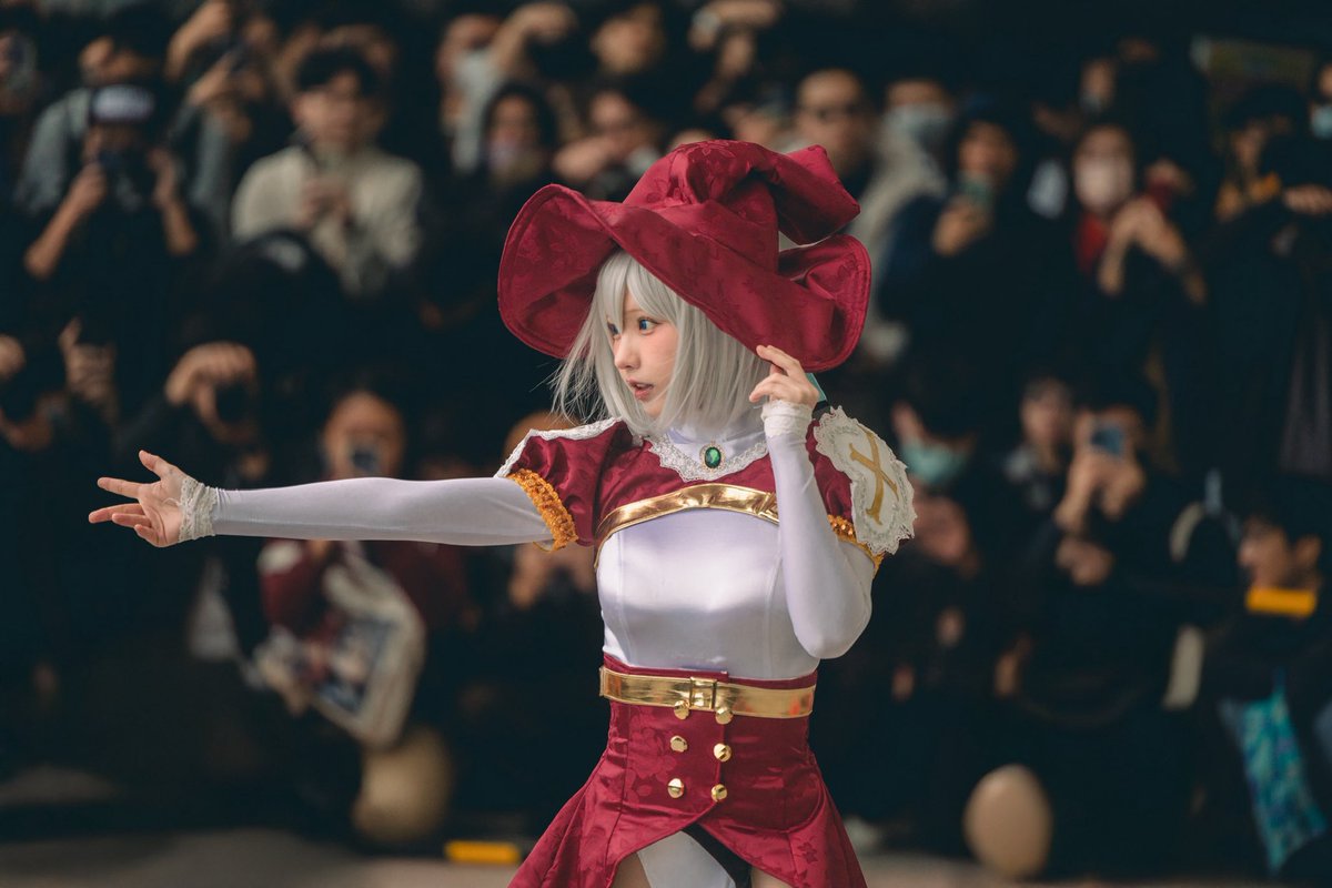 2.5次元の誘惑
cosplayer <a href="/enako_cos/">えなこ</a>