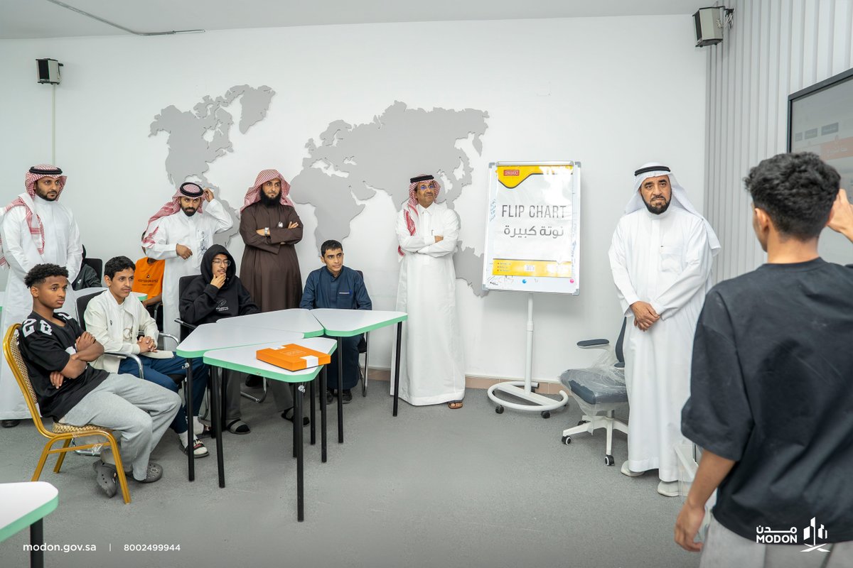 Modon_En's tweet image. H.E. the CEO of #MODON, @M_Alargoubi, visited the Ensan Charity Committee’s Club @ensanorg and met with the Ensan’s children to promote the spirit of initiative and engagement in programs that enhance industrial culture, in line with the Authority’s commitment to supporting