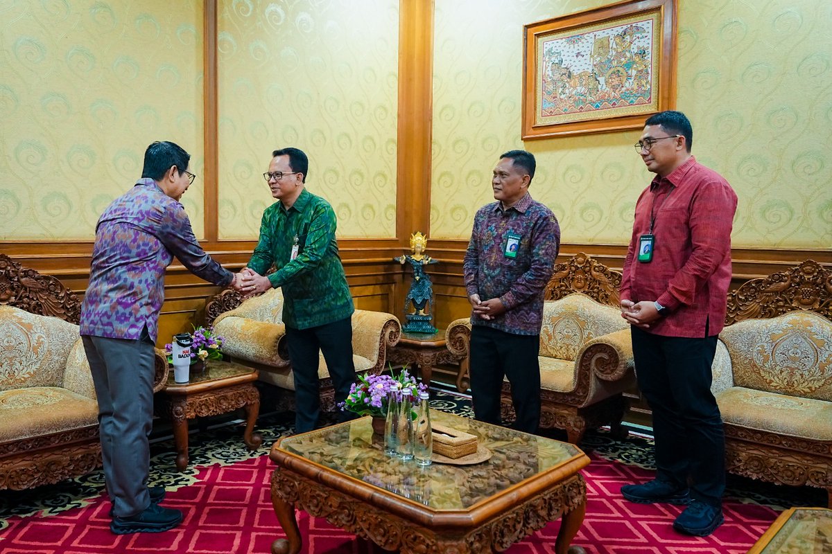 Bupati Adi Arnawa Terima Dividen Bank BPD Bali
<a href="/prokompimbadung/">prokompimbadung</a> 
#pemkabbadung #prokompimbadung #badung #badungunggulmajusejahtera #saptakriyaadicipta

prokompim.badungkab.go.id/berita/bupati-…