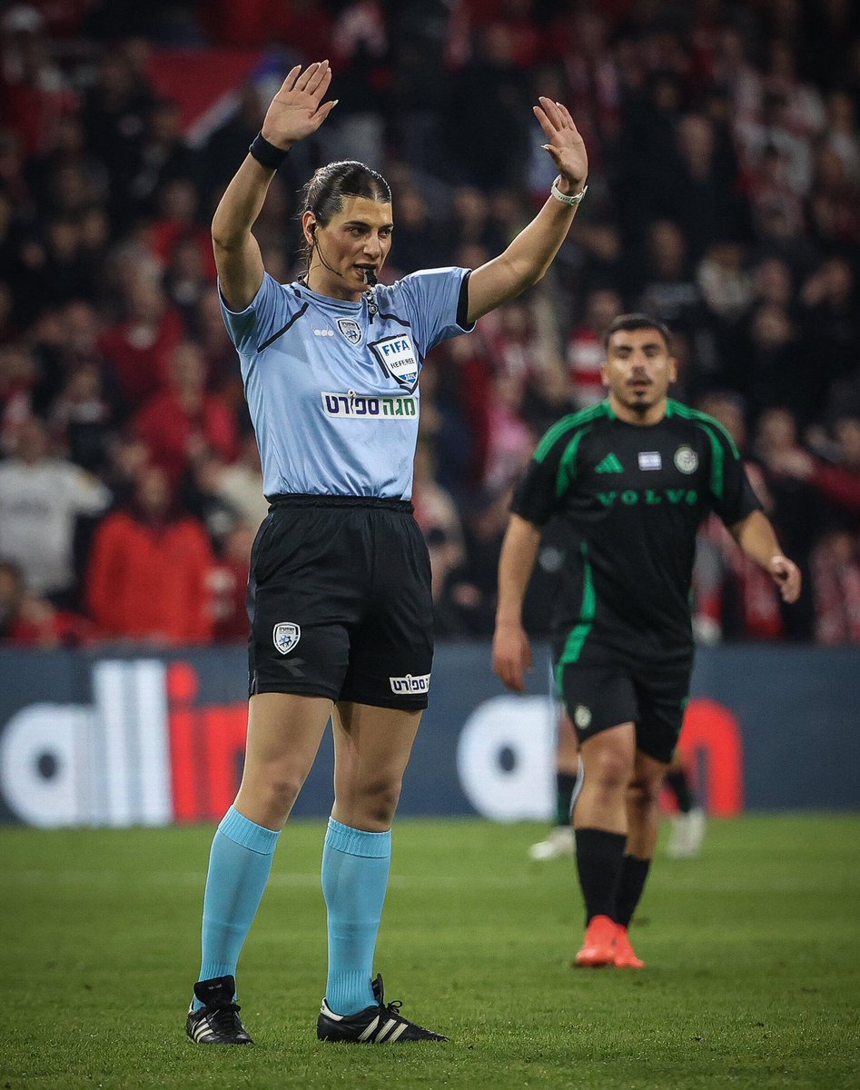 ברכות לספיר ברמן השחקן ה12 של הפועל ״בלתי שבירים״ באר שבע על משחק לפנתאון ונבחרה על ידי ליגת ווינר לשחקן המחזור על צהובים הזויים, נבדל שלא נשרק ודאג להשאיר את הנקודות בבית
בראבו ספיר 👏