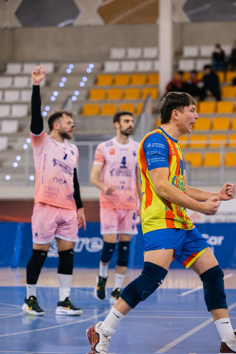 ConqueridorV's tweet photo. 𝐉𝐎𝐑𝐍𝐀𝐃𝐀 𝟏𝟔 | 𝐒𝐢𝐞𝐭𝐞 𝐈𝐝𝐞𝐚𝐥

Volvemos al Sie7e Ideal de la Superliga después de muchas jornadas de la mano de Javier Mengod. 🥸

#VamosConque https://t.co/2aXD5YYL6F