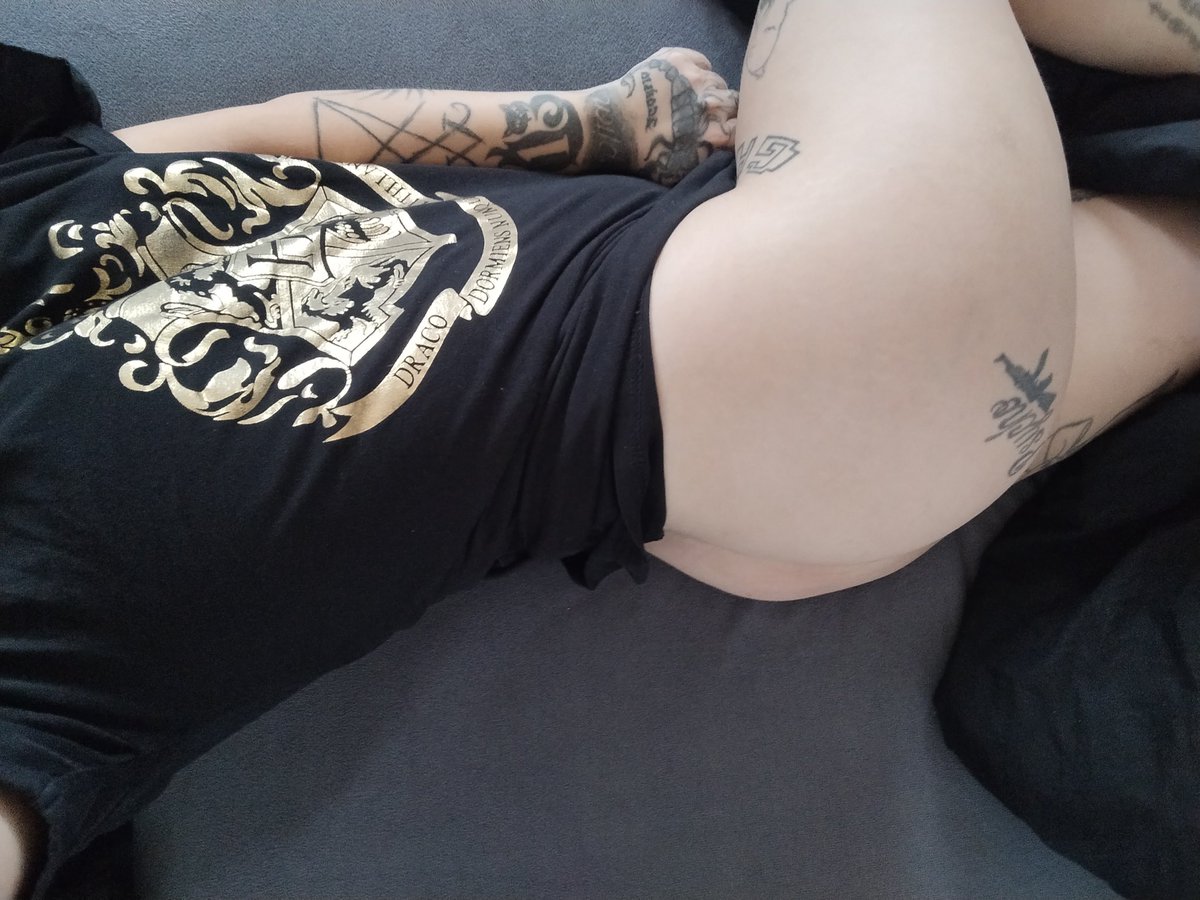 LadyZombie10's tweet photo. @cravedcuddle $8.8 👀 https://t.co/B4KH7LlxNq https://t.co/bSLcxc3VIx