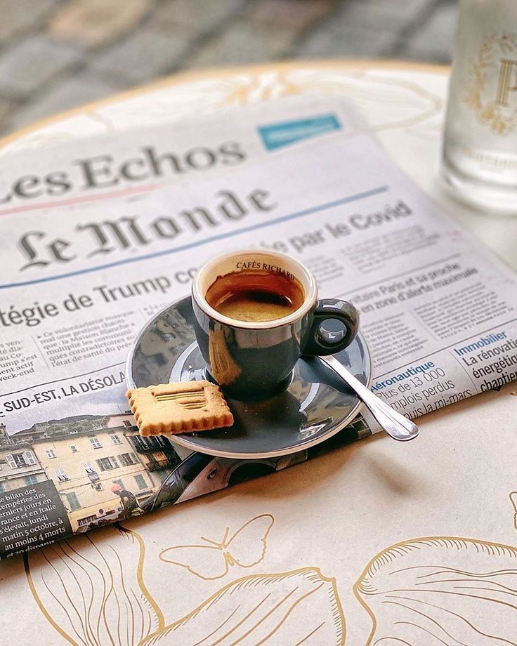mozinity's tweet image. Morning in Paris