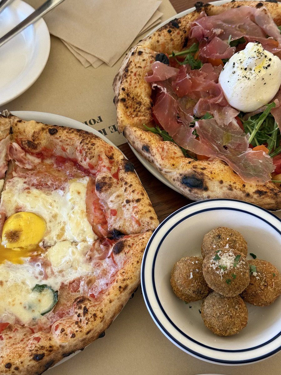 이딸랴에서 먹은 피자보다 포폴로가 맛있다...