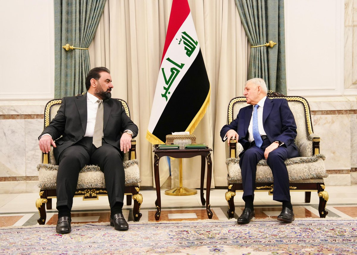 التقى رئيس مجلس النواب السيد هيبت الحلبوسي، اليوم الثلاثاء، فخامةَ رئيس الجمهورية الدكتور عبد اللطيف جمال رشيد.

واستعرض اللقاء تطورات المشهد العام في البلاد، والتأكيد على ضرورة تغليب المصلحة الوطنية العليا، وحسم الاستحقاقات الدستورية لمواجهة التحديات الراهنة.

كما تناول اللقاء
