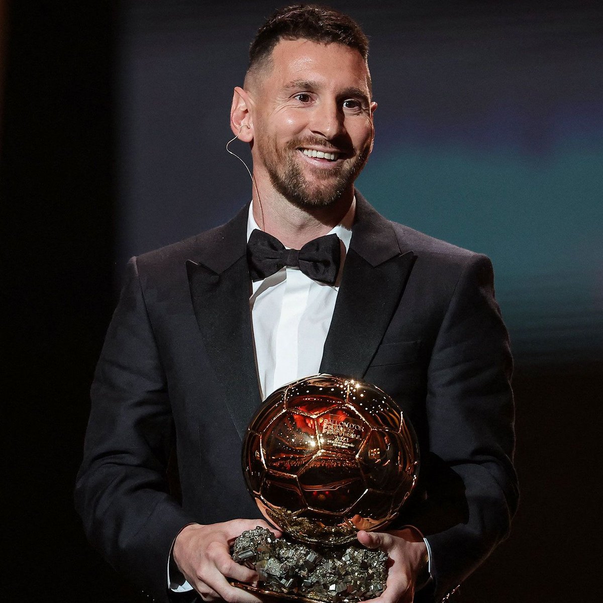 Youngest player to win the Ballon d'Or:

1 time: Ronaldo 🇧🇷 (21 years)
2 times: Messi 🇦🇷 (23 years)
3 times: Messi 🇦🇷 (24 years)
4 times: Messi 🇦🇷 (25 years)
5 times: Messi 🇦🇷 (28 years)
6 times: Messi 🇦🇷 (32 years)
7 times: Messi 🇦🇷 (34 years)
8 times: Messi 🇦🇷 (36 years)