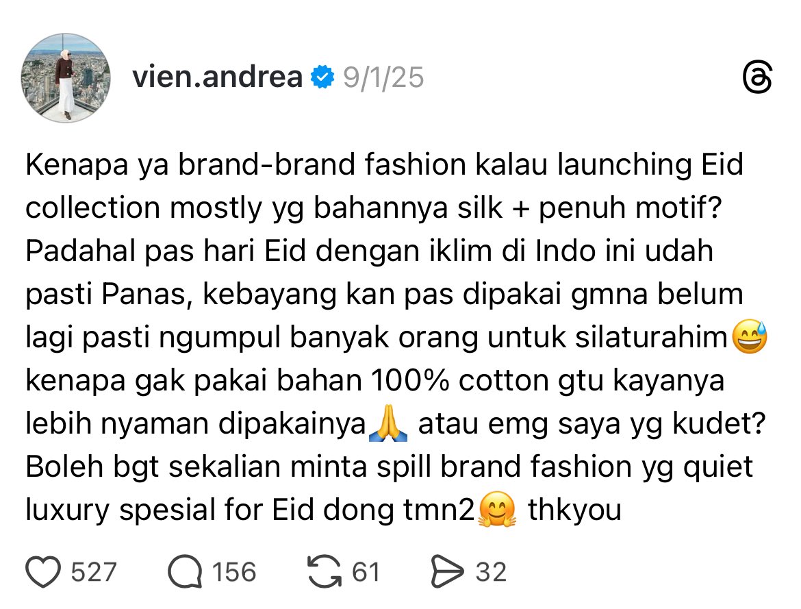 mewakili isi pikiran, kebetulan dr tahun lalu aku udh cari-cari yg pake bahan katun, linen sama tencel. jadi adem bgt dipakenya buat keliling silaturahmi