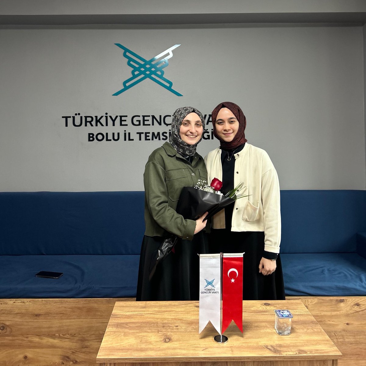 📍 Bolu

Bolu temsilciliğimizde genç kardeşlerimizle buluştuk. Samimi sohbetleri ve içten misafirperverlikleri için Bolu ekibimize gönülden teşekkür ederiz. ✨

#TÜGVALise