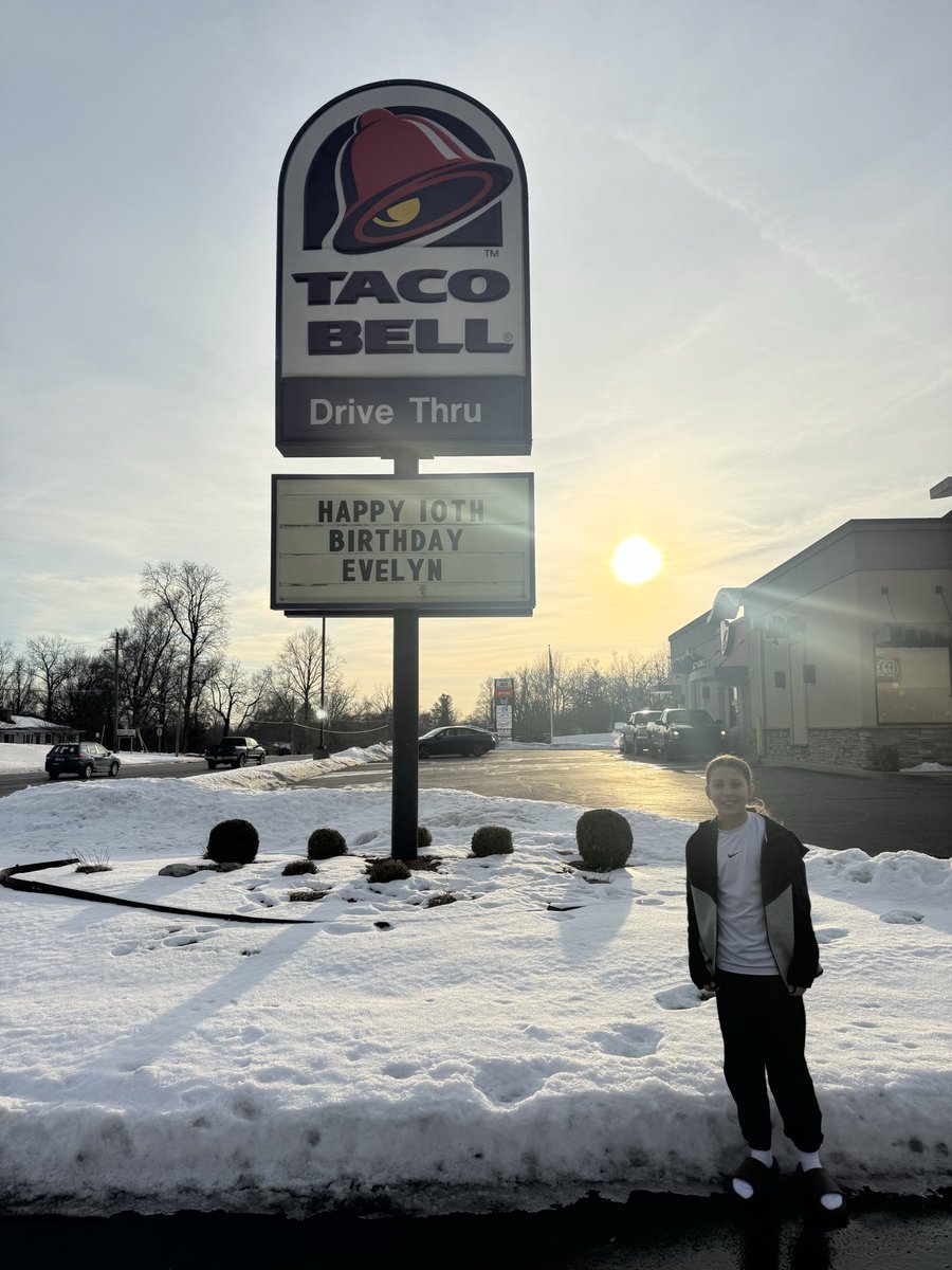 Amy Gilbert tweet media