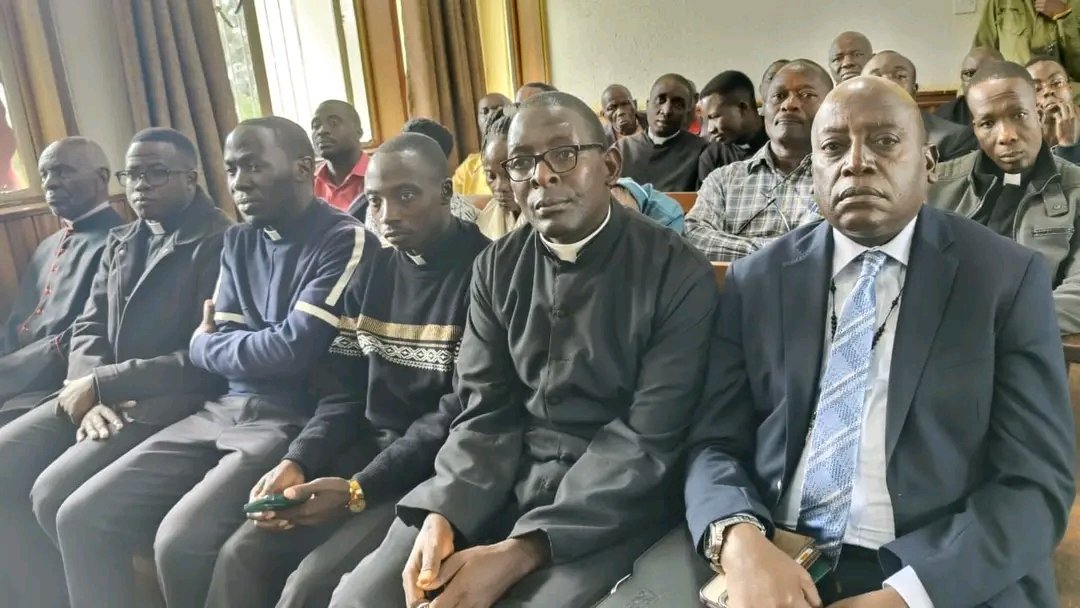 Photos!This is the current situation at the Masaka court, where the case of Fr. Sekabira Deus is being heard.
#KGRUPDATES