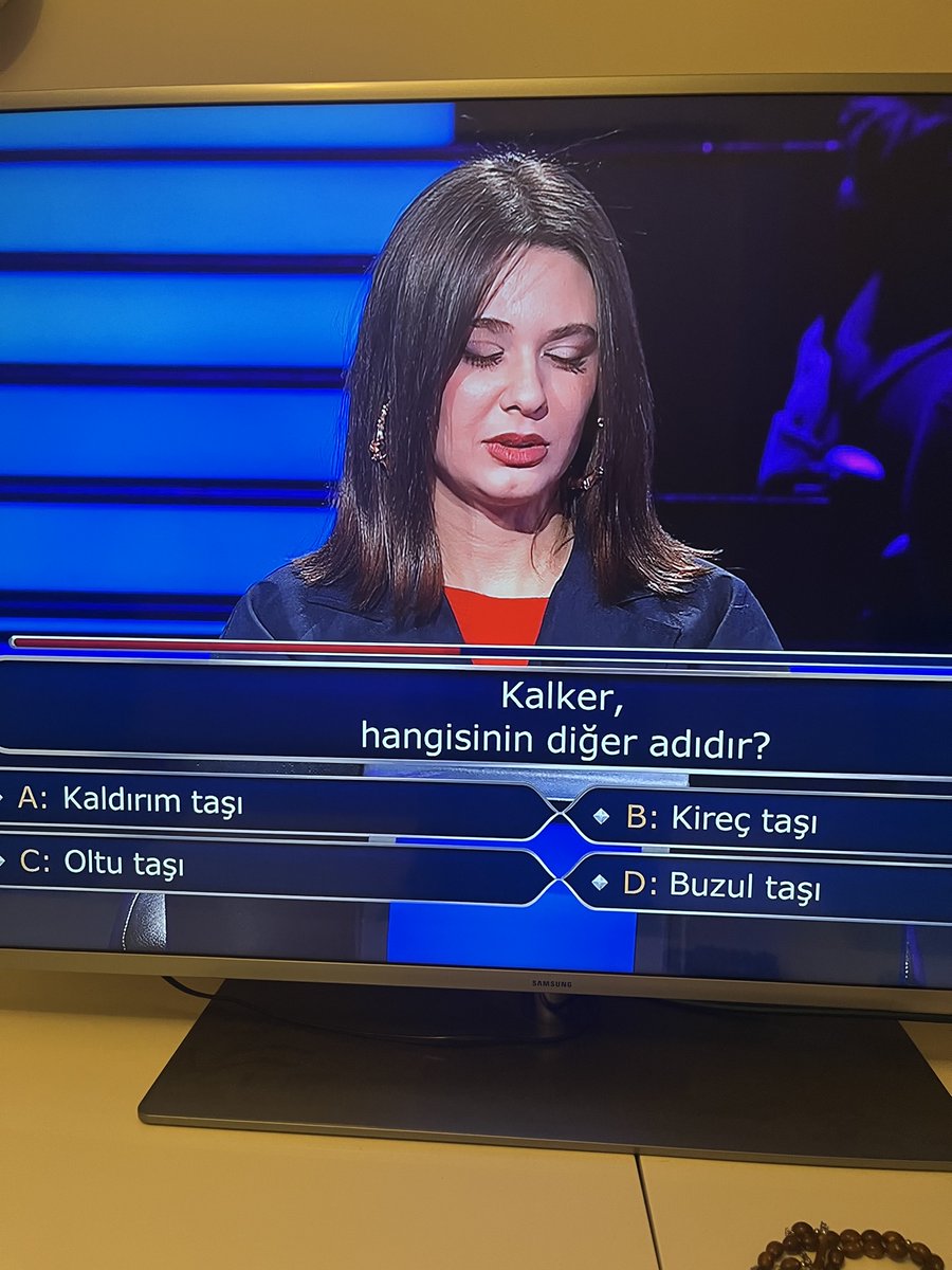 Ceylanmed's tweet photo. Kadın bu soruda elendi sizce doğru cevap hangisi? https://t.co/KkPf5CgtBK