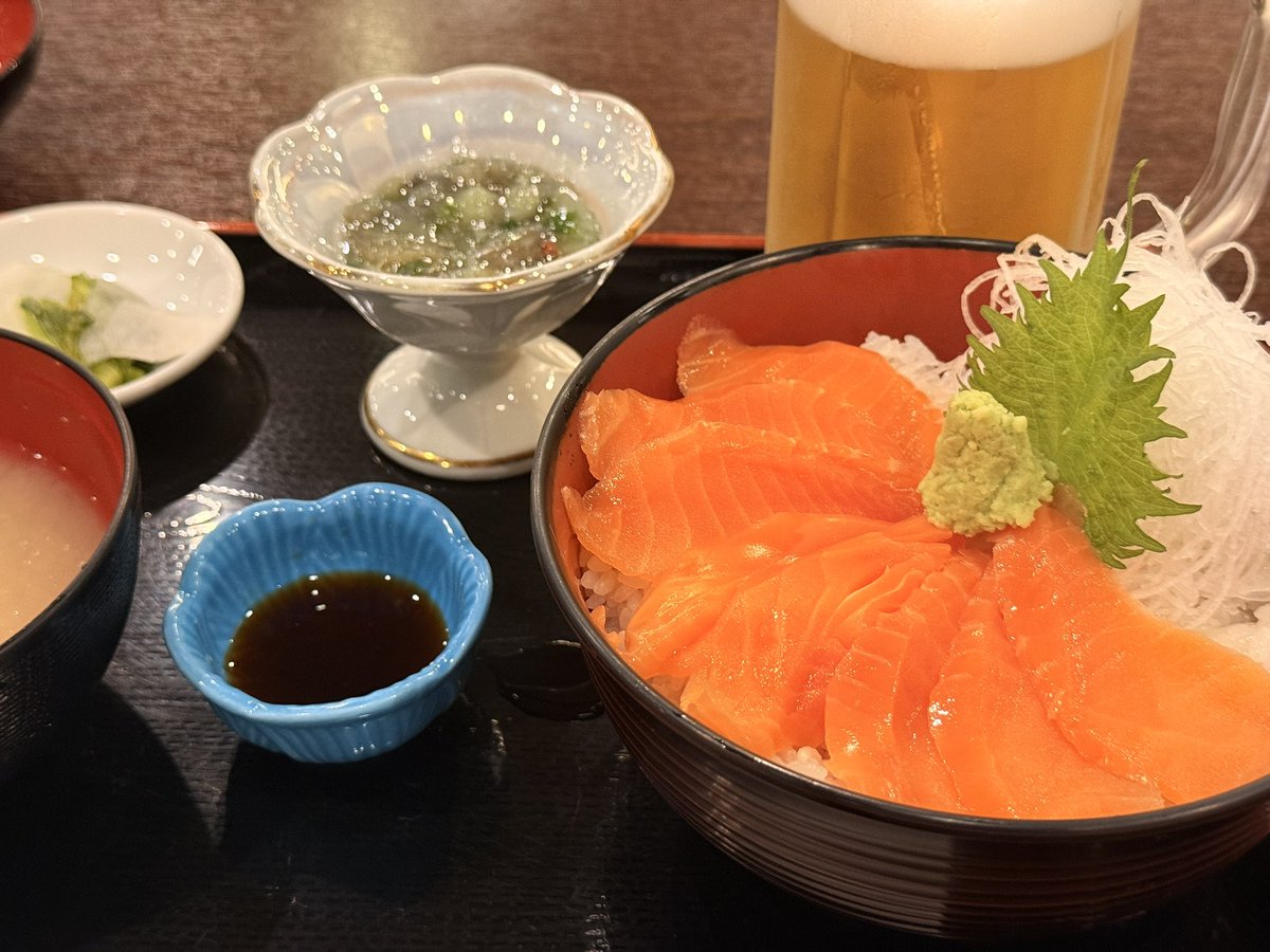 ersterbend_9's tweet photo. もう少しで旅が終わる https://t.co/QBx050NDRO