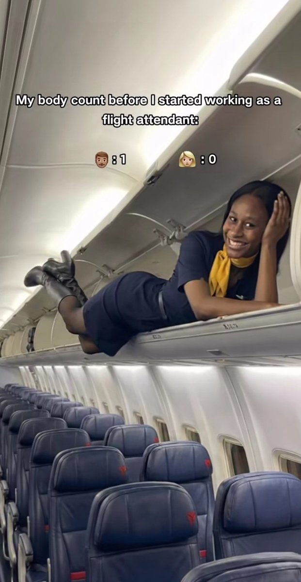 ComfortLolaa's tweet image. Her body count before and after she started working as a flight attendant 

But wait, what's those two in the middle?