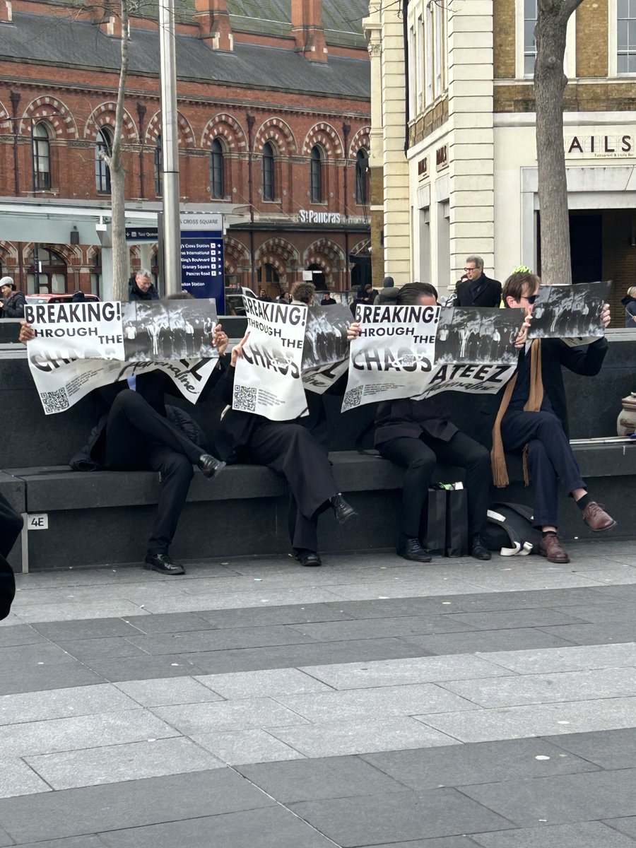 HallyuDoing's tweet image. ATEEZ newspapers spotted in London 👀🇬🇧 @ATEEZofficial