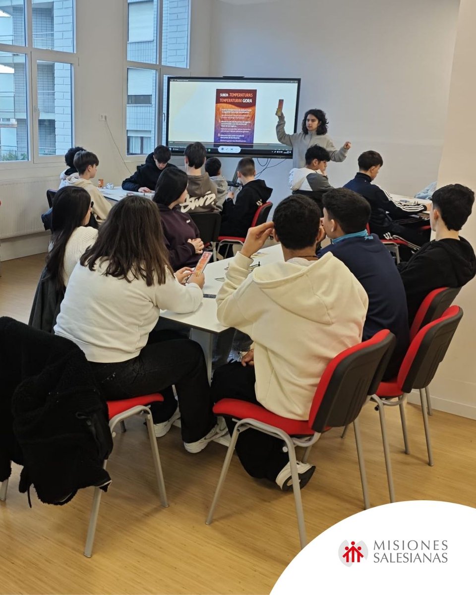 MSalesianas's tweet image. #NoticiaMS | 'Aulas en acción Bilbao' sigue creciendo
🌍 Educación, creatividad y compromiso frente a la emergencia climática, con jóvenes y docentes reflexionando sobre derechos humanos. El cambio empieza en las aulas.
✏️ f.mtr.cool/arswhkqttv