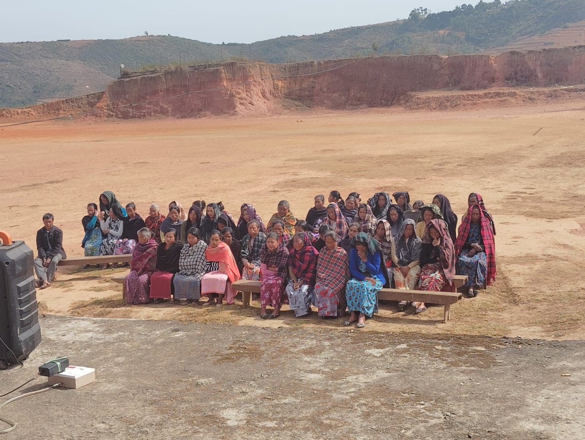 EasternDef's tweet photo. Awareness Programme on the topic of 'Child marriage, Bad effects of Alcohol, Cyber Crime and Drug abuse was organised SHG Baniateilang village organisation, was held at Kynsew Village.
@MeghalayaPolice https://t.co/ssr3LJYNGQ