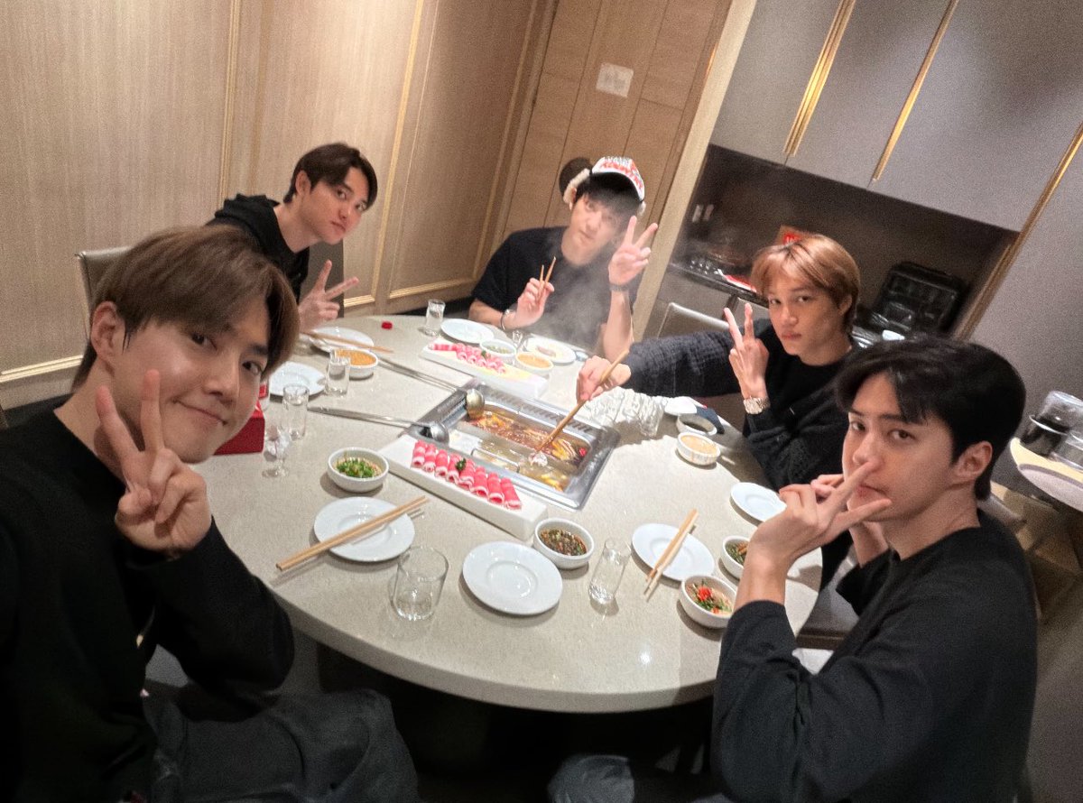 TheKJM_Base's tweet photo. [260210] kimjuncotton xiaohongshu

‘Ate steaming hot hotpot🍲
So heartwarming ✌🏻’

xhs ID: 26814727785
https://t.co/WGQbyJZzVi

#SUHO #수호 #준면 #金俊勉 #スホ https://t.co/xsAxx9wK8d