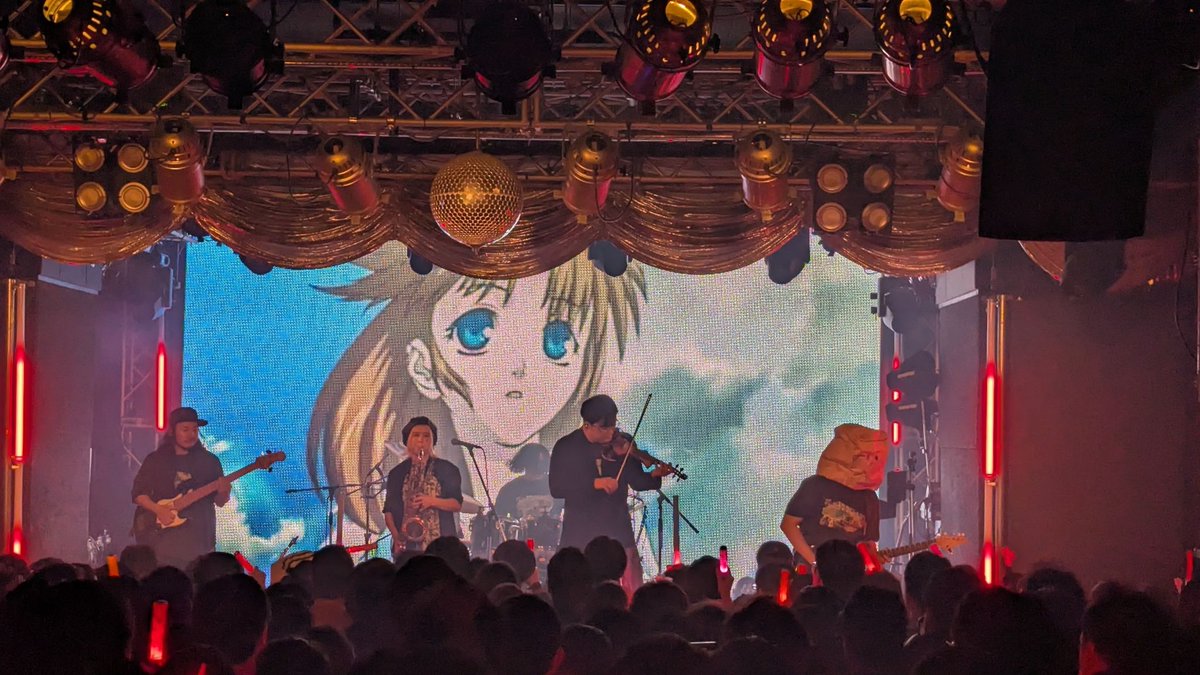 gamespark's tweet photo. 『軌跡』シリーズの盤石楽曲だけじゃない！『イースII』の名曲を名PVが彩り、『ツヴァイ!!』ラスダン曲に往年のファン心も歓喜─「Falcom jdk BAND LIVE 2026」レポ
https://t.co/E47a75PqZe https://t.co/vJZ2WyebW6