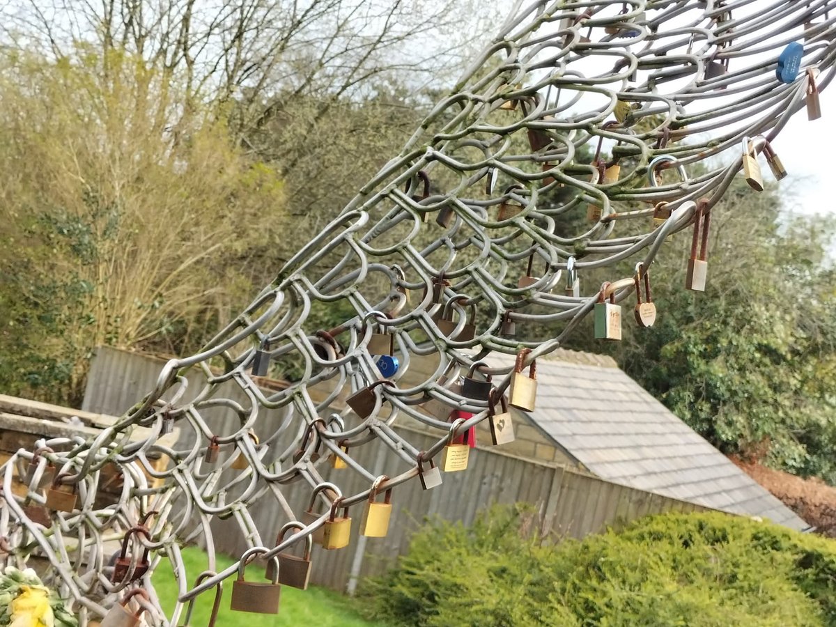MrsHaworthFox2's tweet image. In #Haworth Park @FoHaworthPark  have provided a memorial garden with a sculpture on which anyone can attach a padlock (inscribed or not, it's up to you) in memory of a loved one, free of charge.
#bbcmorninglive
@BBCMorningLive
(These are old photos -there are more padlocks now.)