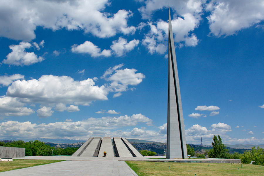 avaruza's tweet photo. @VPPressSec @VP @SLOTUS Armenian Genocide memorial in Yerevan
#NeverForget
#TurkeyIsGuilty
#ArmenianGenocide https://t.co/8afIJF81uw