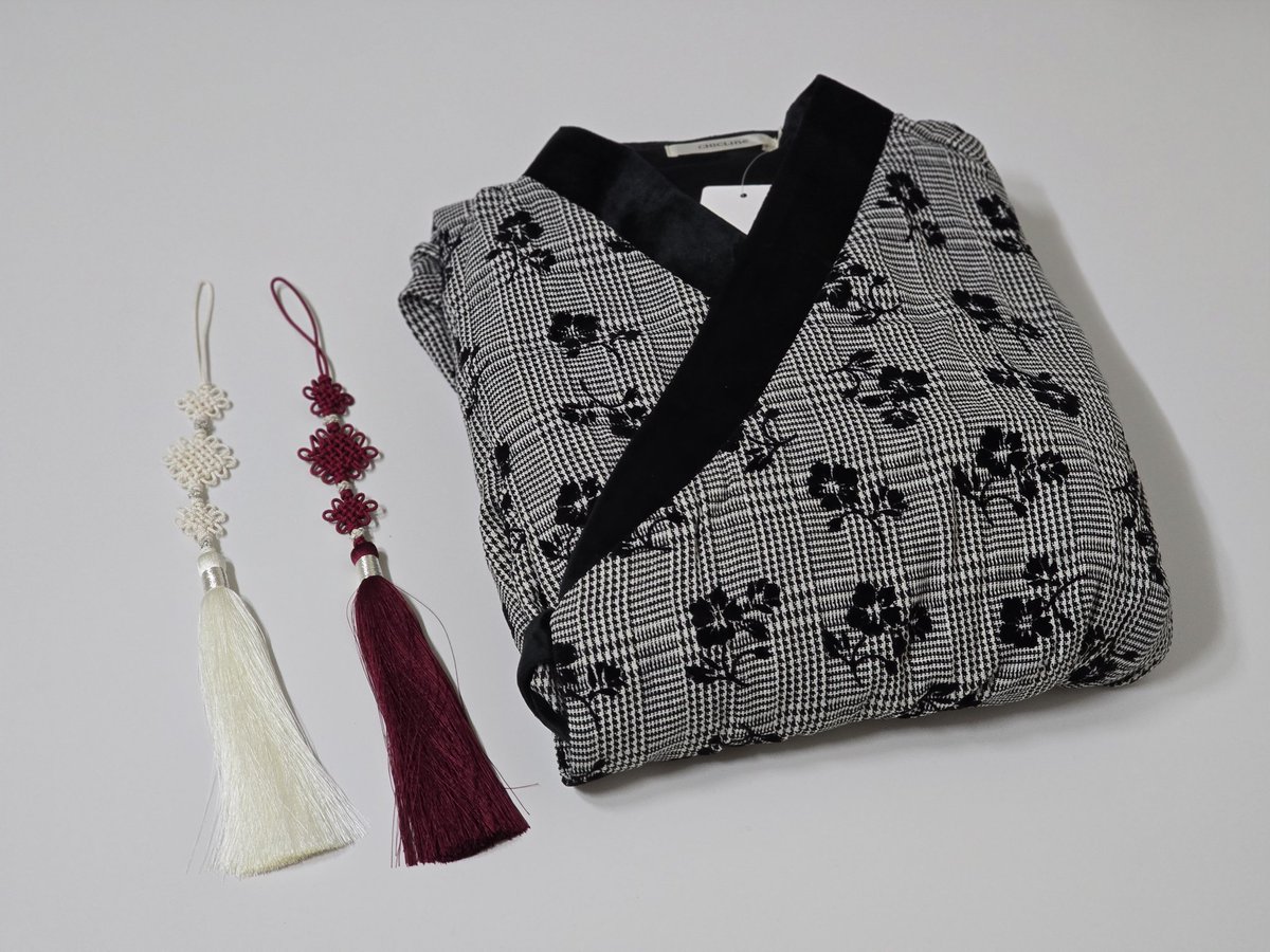 시크라인에서 주문한 옷 왔는데 아주 예뻐