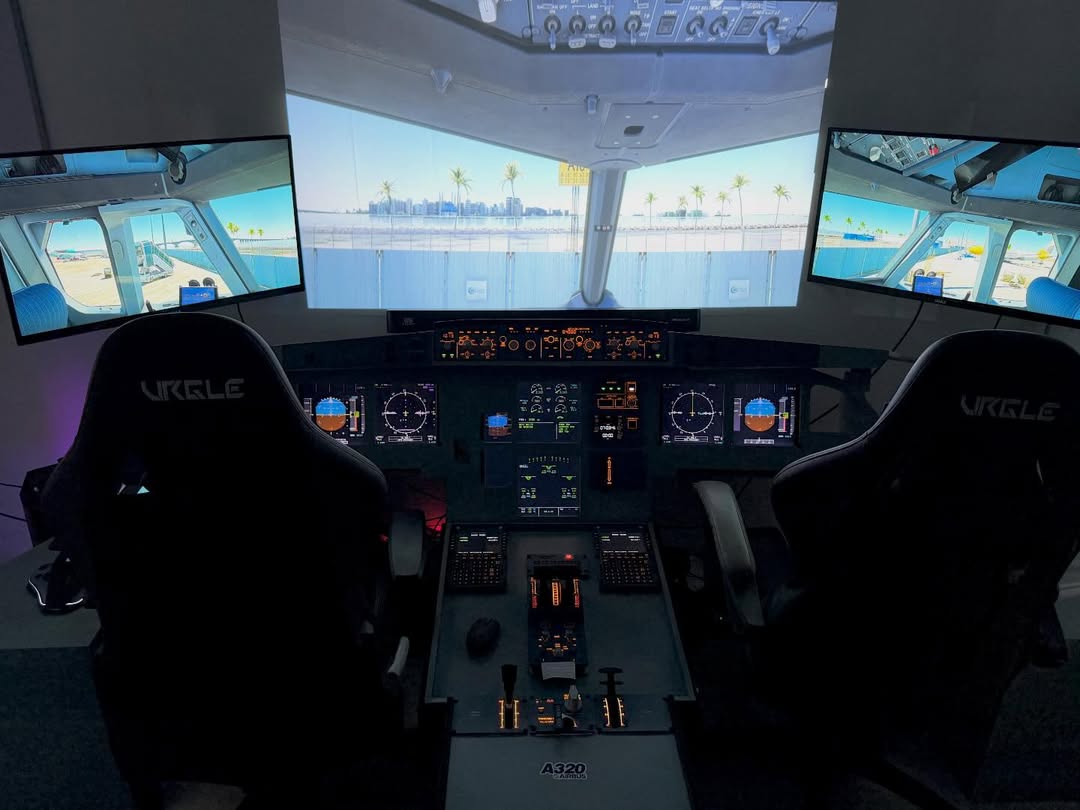 winctrlofficial's tweet image. Full WINCTRL 32 cockpit complete!

Would you like to sit on the right👉 or the left👈?

📸:Ins @pilotshorizonsimworks

#Aviation #FlightSimulation #Airbus #WINWING #WINCTRL #A320