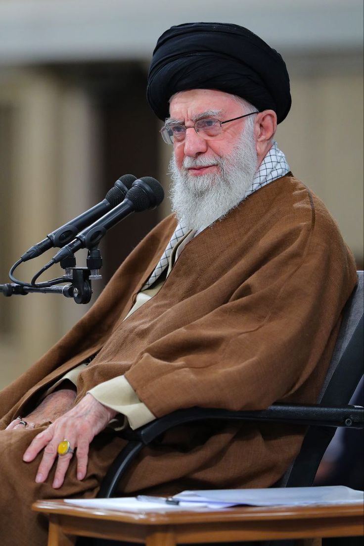 به دستور مقام معظم رهبری آقا جان مون؛
 فردا ۲۲ بهمن ماه به راهپیمایی خواهیم رفت و دشمنان جمهوری اسلامی ایران رو مأیوس خواهیم کرد
یاعلی✌🏻🇮🇷