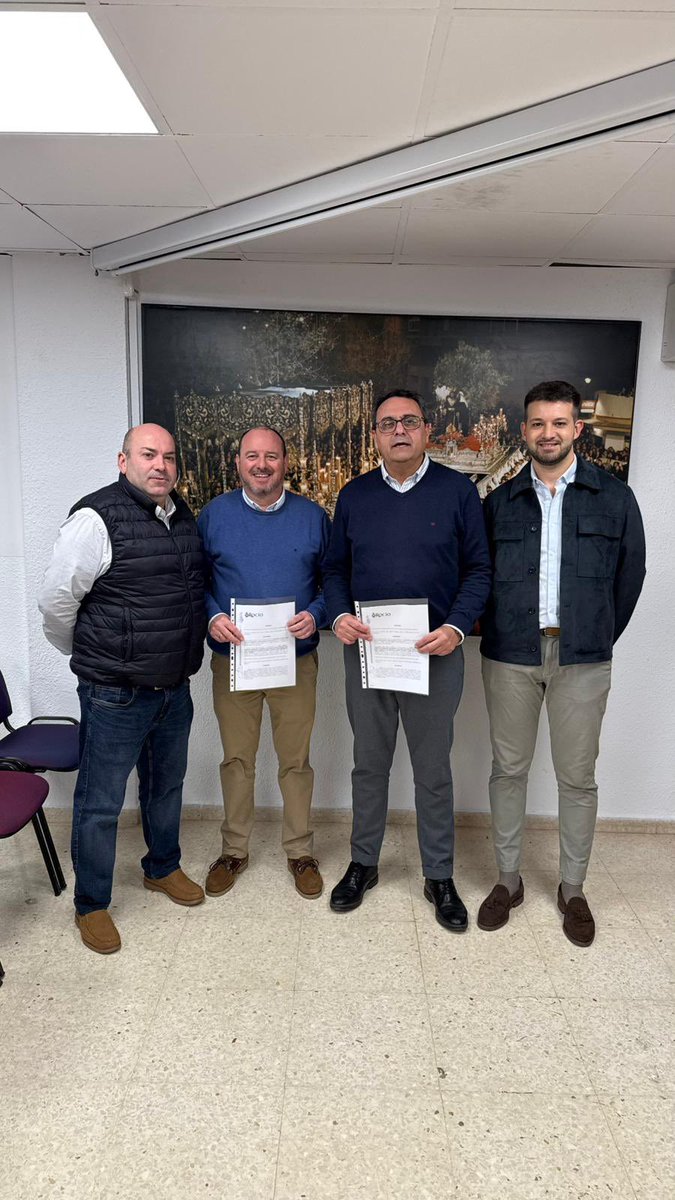🎶 𝐁𝐀𝐍𝐃𝐀 𝐃𝐄 𝐌𝐔́𝐒𝐈𝐂𝐀 • En la tarde de ayer, se realizó la firma del acuerdo de renovación entre nuestra <a href="/BMRocioMLG/">Banda de Música Virgen del Rocío</a> y la querida Hermandad del Prendimiento <a href="/HPrendimiento/">Prendimiento y Gran Perdón - Málaga</a> para el acompañamiento musical de María Santísima del Gran Perdón el próximo Domingo de Ramos.