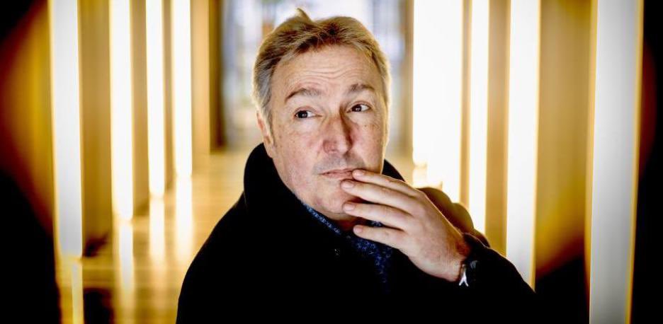 Carlos Zanón: “Murió mi padre, me divorcié y tuve un linfoma, y pensé: ‘Ya está, Carlos, déjate ir’”

El escritor barcelonés publica 'Objetos perdidos', su novela más existencialista, que tiene como protagonista a un abogado que encuentra a personas pero no a él mismo