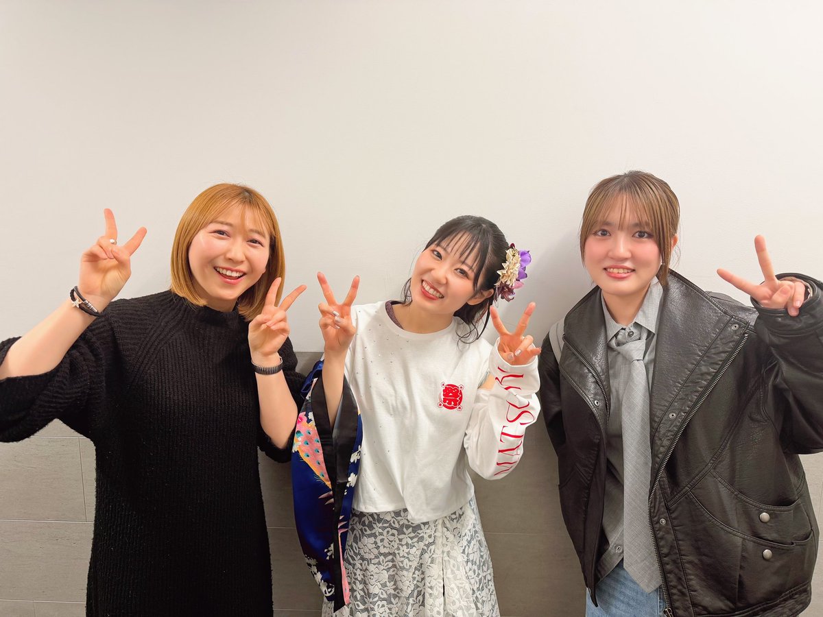 東山さんのライブ「祭」、観に行かせていただきました🏮

東山さんのこだわりが細部まで宿っていて、本当に今回も素敵すぎるライブでした。
一緒に踊ったり、コーレスしたり、私もいちファンとしてめちゃくちゃ楽しませていただきましたっ❤︎

2027年3月11日、一緒にいこう武道館。OVER THE RAINBOW🌈