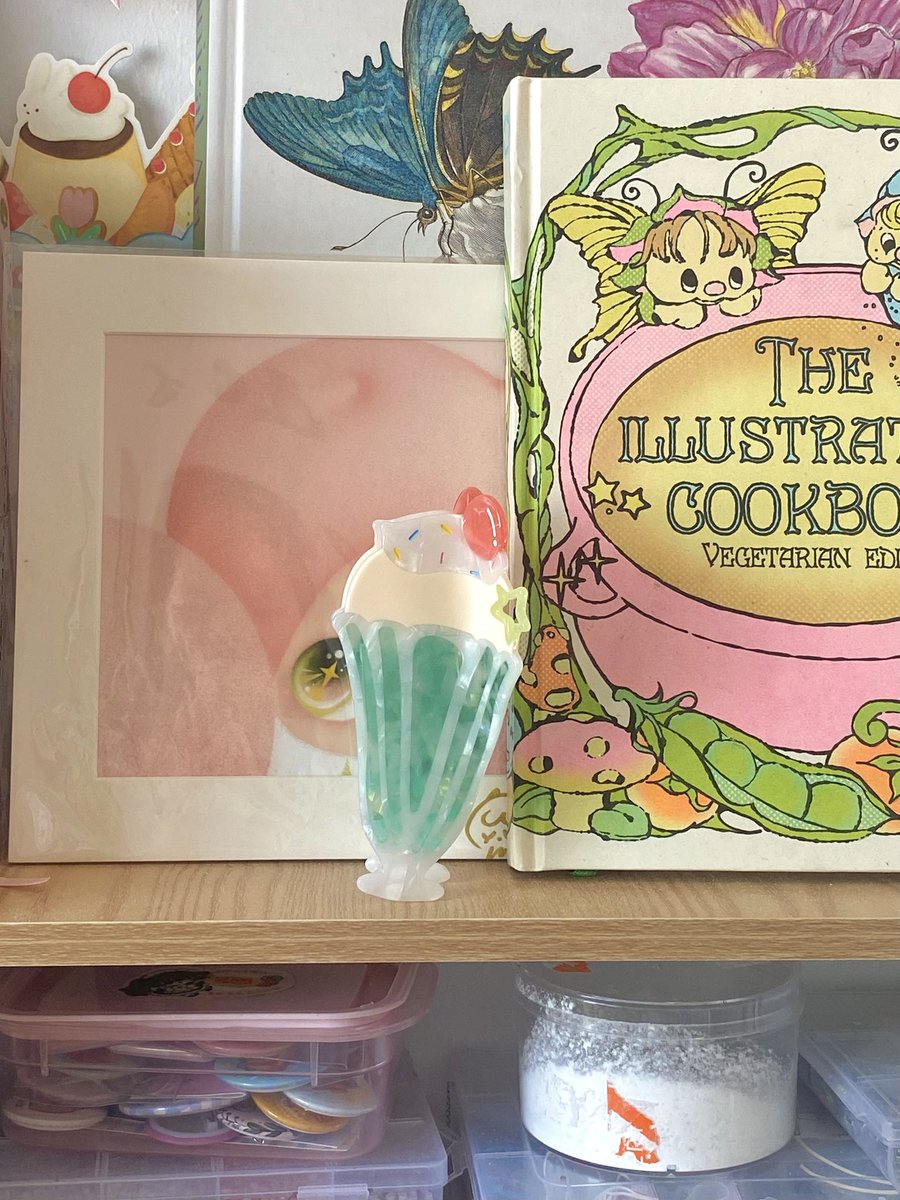 เปิดพรีรอบที่ 3 คืนนี้นะคะ! คราวนี้มีเวลาเปิดพรียาวกว่ารอบก่อนๆ

+คราวนี้จะเพิ่มขากิ้บให้ทุกคนด้วย เผื่อบางท่านผมหนาจะได้เก็บผมได้มากขึ้น 
(ต้นทุนเพิ่มเล็กน้อยแต่ว่าราคาเท่าเดิมค่ะ🫡)

⭐️ขอฝากตัวอีกครั้งค่ะ ใครอยากฝากแท้กเรียกเพิ่มเติมแจ้งได้น้า
⭐️10 ท่านแรกมีของแถมพิเศษด้วยนะ💗